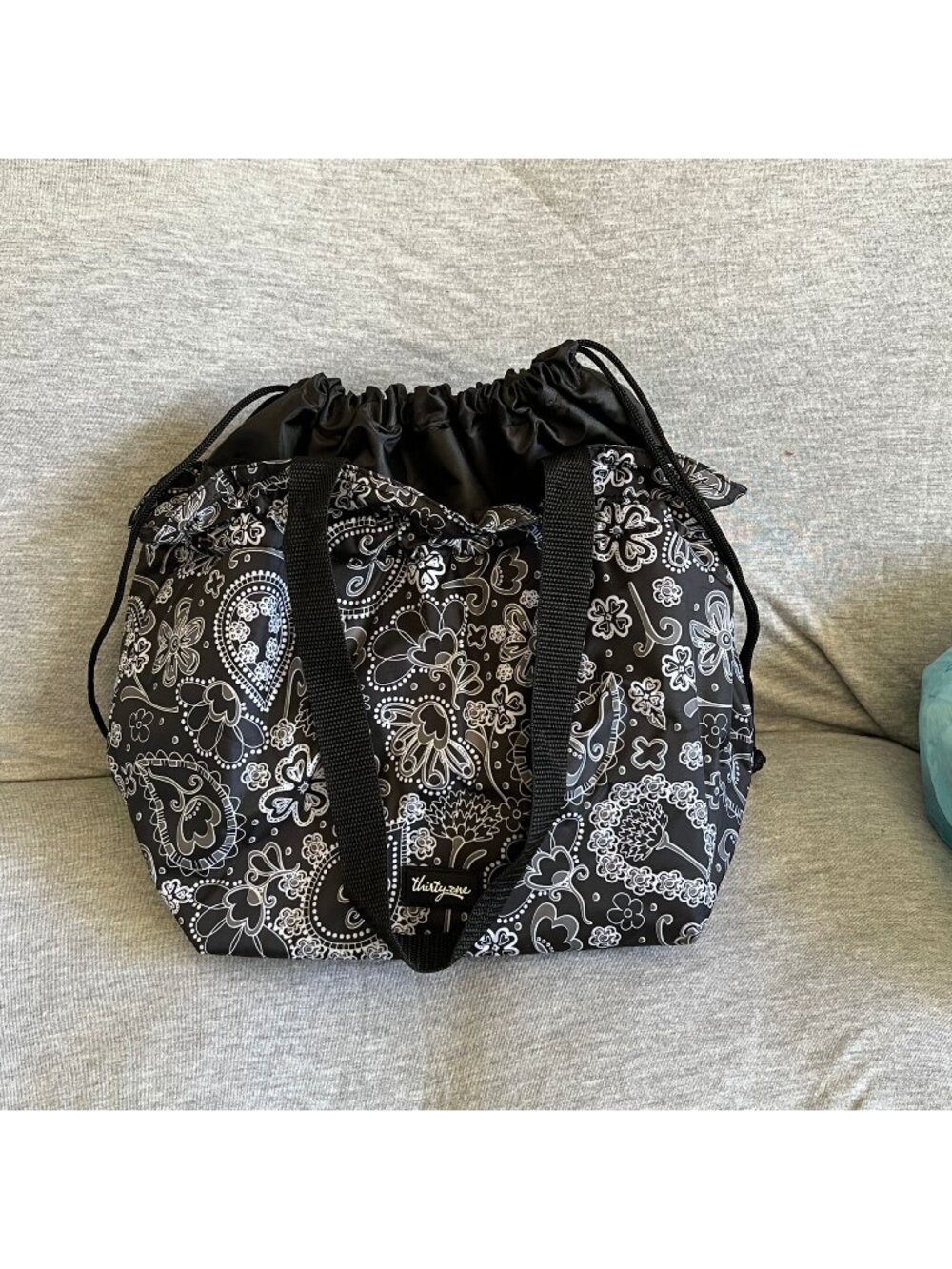 Thirty-One Black & White Drawstring Paisley Tote Bag With Floral Pattern & Black